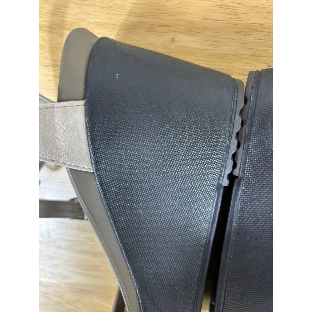 Crocs Leigh II Wedge Sandals Women 10 Taupe Ankle Strap Dual Comfort Neutral